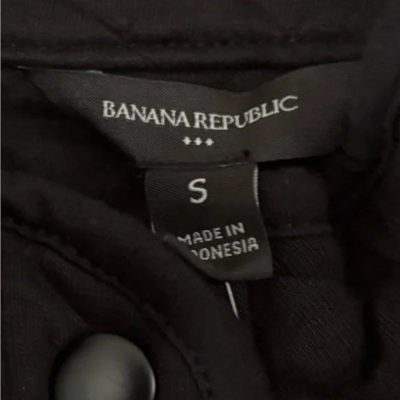 Banana Republic Black Quilted Half-Snap Sweatshirt - Picture 2 of 5